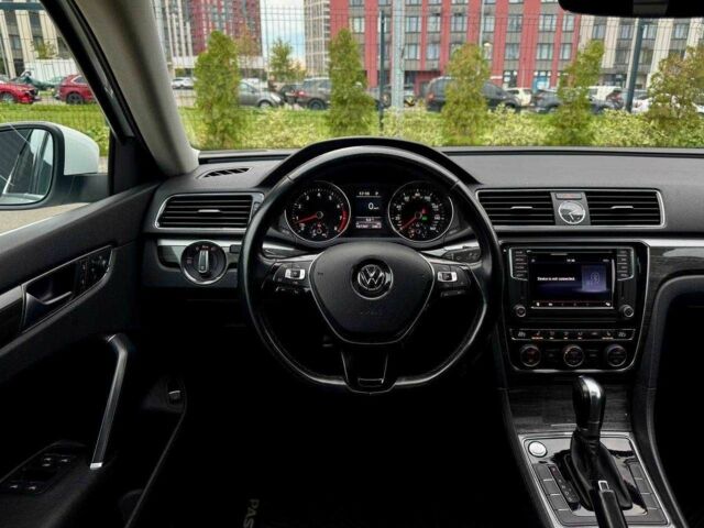 Білий Фольксваген Пассат, об'ємом двигуна 1.8 л та пробігом 107 тис. км за 13400 $, фото 12 на Automoto.ua