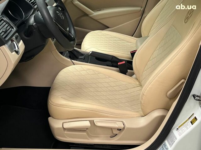 Білий Фольксваген Пассат, об'ємом двигуна 1.8 л та пробігом 162 тис. км за 12940 $, фото 18 на Automoto.ua