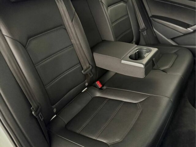 Белый Фольксваген Пассат, объемом двигателя 1.8 л и пробегом 165 тыс. км за 12199 $, фото 11 на Automoto.ua