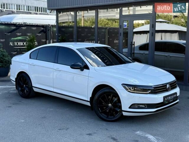 Білий Фольксваген Пассат, об'ємом двигуна 1.97 л та пробігом 174 тис. км за 21500 $, фото 16 на Automoto.ua