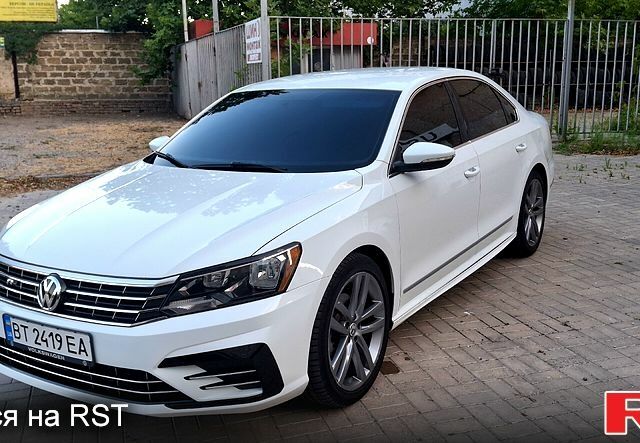 Білий Фольксваген Пассат, об'ємом двигуна 1.8 л та пробігом 141 тис. км за 13000 $, фото 6 на Automoto.ua