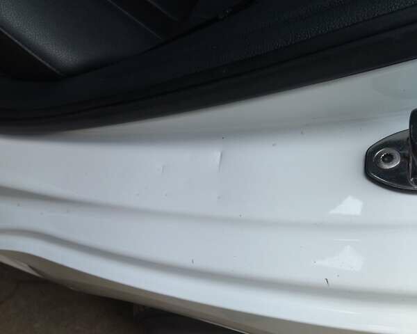 Білий Фольксваген Пассат, об'ємом двигуна 1.8 л та пробігом 165 тис. км за 13800 $, фото 9 на Automoto.ua