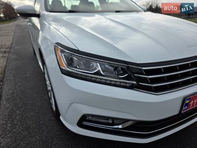 Белый Фольксваген Пассат, объемом двигателя 1.8 л и пробегом 146 тыс. км за 11300 $, фото 4 на Automoto.ua