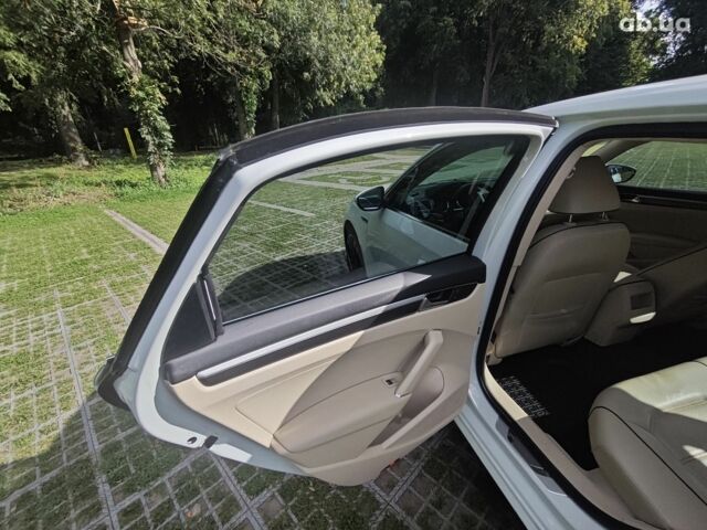 Белый Фольксваген Пассат, объемом двигателя 1.8 л и пробегом 80 тыс. км за 12000 $, фото 14 на Automoto.ua