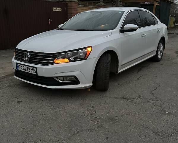 Белый Фольксваген Пассат, объемом двигателя 1.8 л и пробегом 249 тыс. км за 10200 $, фото 1 на Automoto.ua