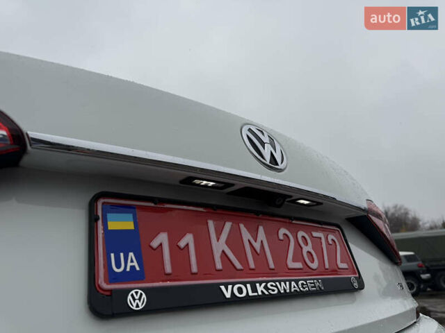 Белый Фольксваген Пассат, объемом двигателя 1.8 л и пробегом 147 тыс. км за 12399 $, фото 16 на Automoto.ua