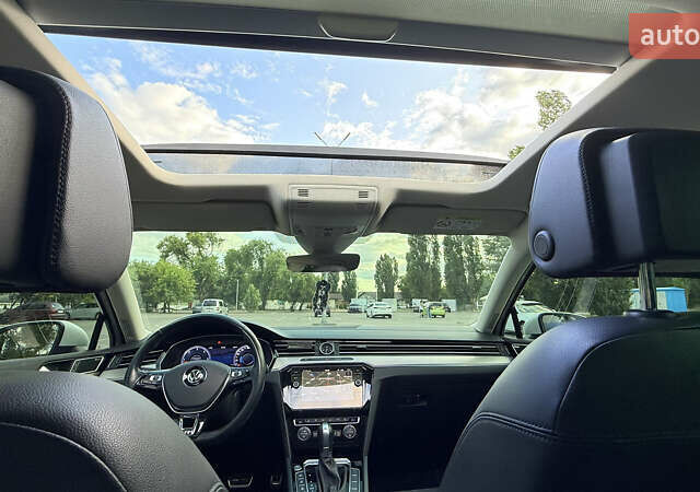 Белый Фольксваген Пассат, объемом двигателя 2 л и пробегом 138 тыс. км за 23900 $, фото 25 на Automoto.ua