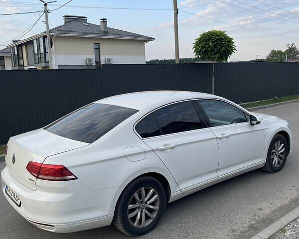 Белый Фольксваген Пассат, объемом двигателя 2 л и пробегом 175 тыс. км за 21500 $, фото 2 на Automoto.ua