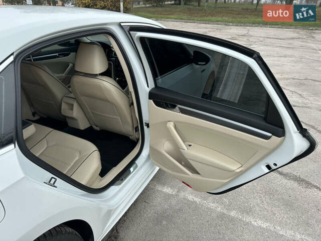 Белый Фольксваген Пассат, объемом двигателя 1.8 л и пробегом 193 тыс. км за 11500 $, фото 22 на Automoto.ua