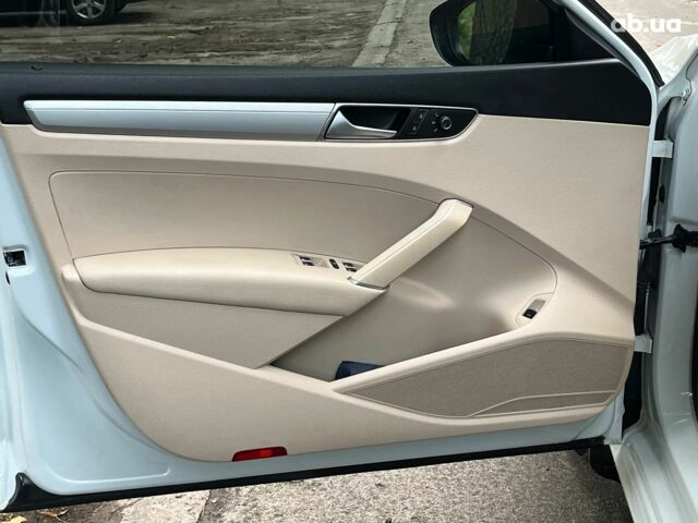 Білий Фольксваген Пассат, об'ємом двигуна 1.8 л та пробігом 162 тис. км за 12940 $, фото 15 на Automoto.ua