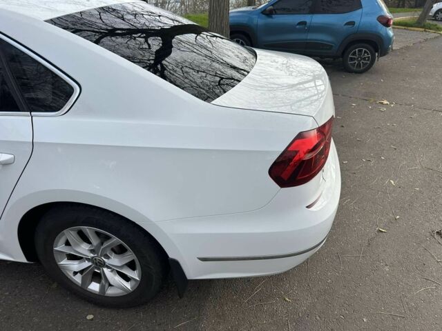 Белый Фольксваген Пассат, объемом двигателя 1.8 л и пробегом 107 тыс. км за 286 $, фото 4 на Automoto.ua