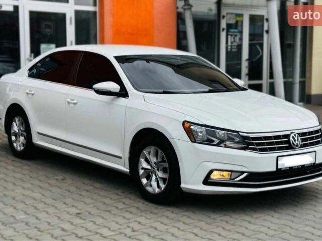 Белый Фольксваген Пассат, объемом двигателя 1.8 л и пробегом 224 тыс. км за 10000 $, фото 2 на Automoto.ua