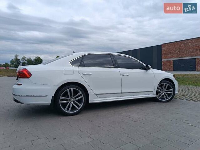 Белый Фольксваген Пассат, объемом двигателя 1.8 л и пробегом 161 тыс. км за 13499 $, фото 11 на Automoto.ua