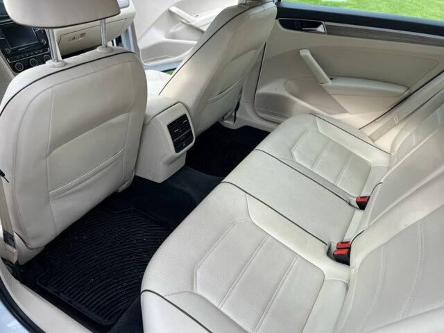 Белый Фольксваген Пассат, объемом двигателя 1.8 л и пробегом 217 тыс. км за 10500 $, фото 8 на Automoto.ua