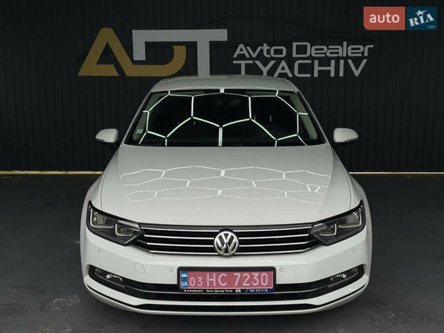 Белый Фольксваген Пассат, объемом двигателя 2 л и пробегом 230 тыс. км за 14900 $, фото 4 на Automoto.ua