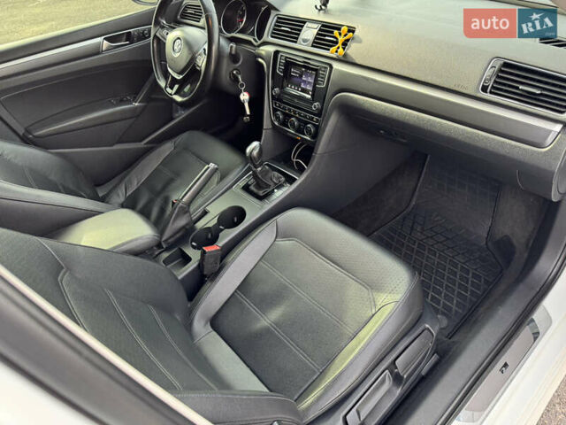 Белый Фольксваген Пассат, объемом двигателя 1.8 л и пробегом 157 тыс. км за 13200 $, фото 13 на Automoto.ua