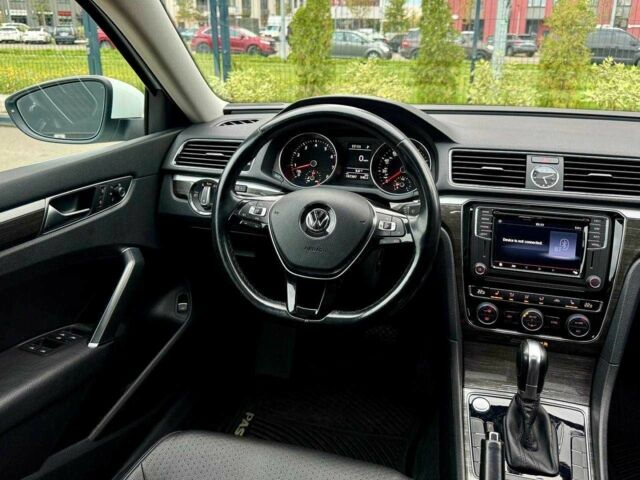 Білий Фольксваген Пассат, об'ємом двигуна 1.8 л та пробігом 107 тис. км за 13400 $, фото 16 на Automoto.ua