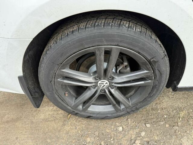 Белый Фольксваген Пассат, объемом двигателя 1.8 л и пробегом 95 тыс. км за 7200 $, фото 4 на Automoto.ua