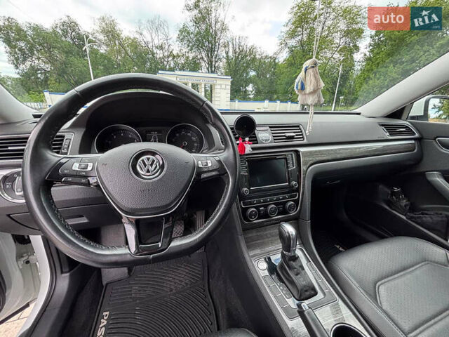 Белый Фольксваген Пассат, объемом двигателя 1.8 л и пробегом 79 тыс. км за 14900 $, фото 17 на Automoto.ua