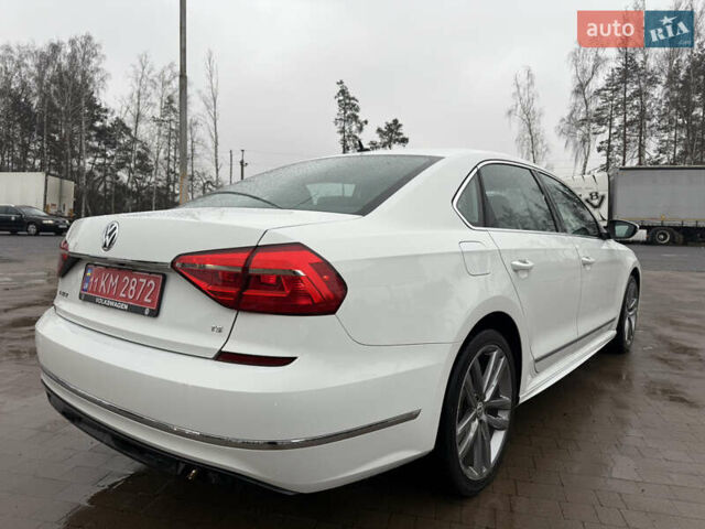 Белый Фольксваген Пассат, объемом двигателя 1.8 л и пробегом 147 тыс. км за 12399 $, фото 4 на Automoto.ua