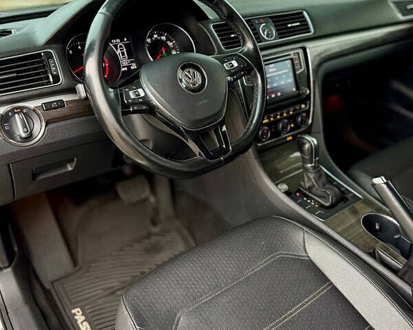 Белый Фольксваген Пассат, объемом двигателя 1.8 л и пробегом 165 тыс. км за 12299 $, фото 8 на Automoto.ua