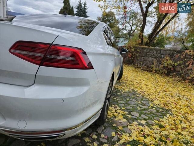 Белый Фольксваген Пассат, объемом двигателя 1.8 л и пробегом 255 тыс. км за 18200 $, фото 2 на Automoto.ua