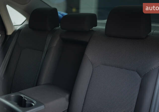 Білий Фольксваген Пассат, об'ємом двигуна 1.8 л та пробігом 204 тис. км за 12000 $, фото 22 на Automoto.ua