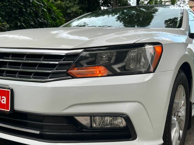 Білий Фольксваген Пассат, об'ємом двигуна 1.8 л та пробігом 162 тис. км за 12940 $, фото 3 на Automoto.ua