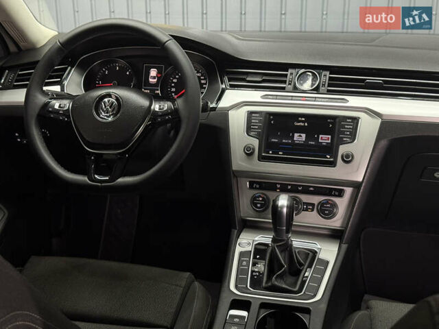 Белый Фольксваген Пассат, объемом двигателя 2 л и пробегом 230 тыс. км за 14900 $, фото 27 на Automoto.ua