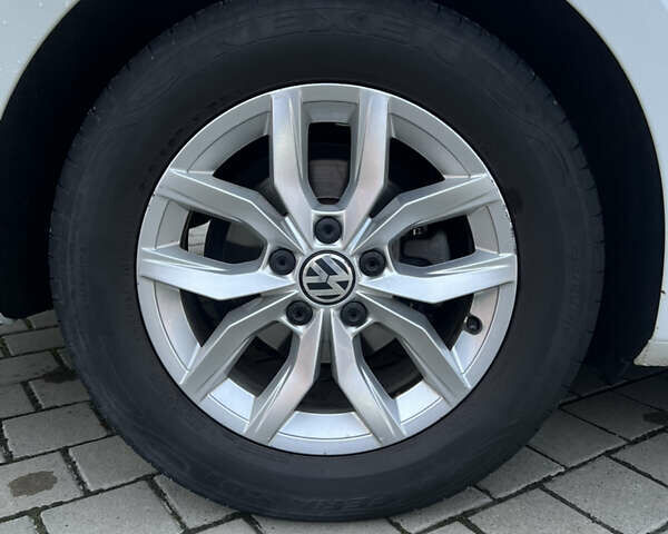 Белый Фольксваген Пассат, объемом двигателя 1.8 л и пробегом 137 тыс. км за 11900 $, фото 13 на Automoto.ua