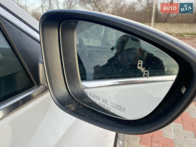 Белый Фольксваген Пассат, объемом двигателя 1.8 л и пробегом 171 тыс. км за 15100 $, фото 5 на Automoto.ua