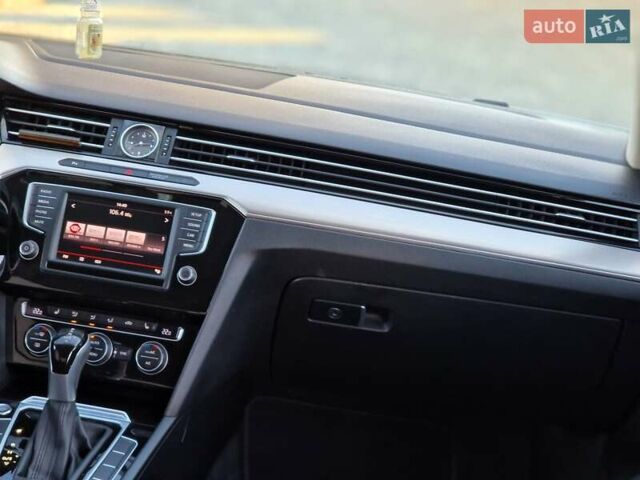 Белый Фольксваген Пассат, объемом двигателя 1.97 л и пробегом 307 тыс. км за 16999 $, фото 69 на Automoto.ua