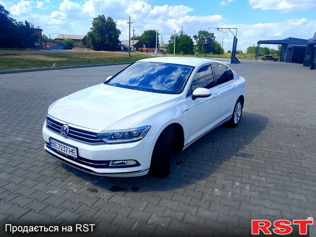 Белый Фольксваген Пассат, объемом двигателя 2 л и пробегом 301 тыс. км за 18500 $, фото 6 на Automoto.ua