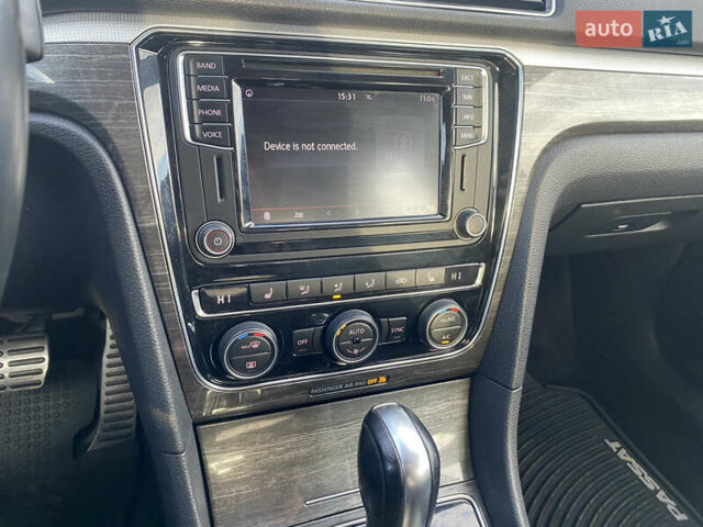 Белый Фольксваген Пассат, объемом двигателя 1.8 л и пробегом 171 тыс. км за 15100 $, фото 20 на Automoto.ua