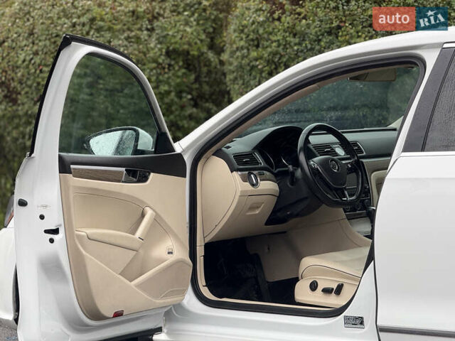 Белый Фольксваген Пассат, объемом двигателя 1.8 л и пробегом 233 тыс. км за 11900 $, фото 22 на Automoto.ua