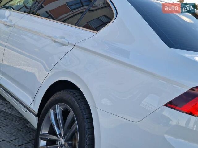 Белый Фольксваген Пассат, объемом двигателя 1.97 л и пробегом 307 тыс. км за 16999 $, фото 39 на Automoto.ua