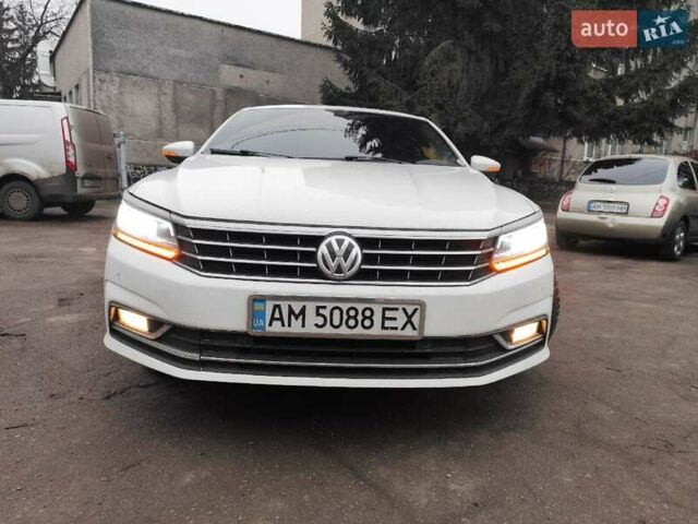 Белый Фольксваген Пассат, объемом двигателя 1.8 л и пробегом 182 тыс. км за 13500 $, фото 3 на Automoto.ua
