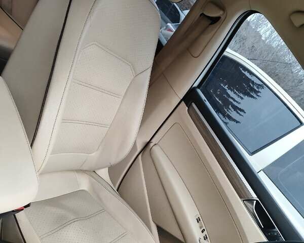 Белый Фольксваген Пассат, объемом двигателя 1.8 л и пробегом 182 тыс. км за 13500 $, фото 9 на Automoto.ua