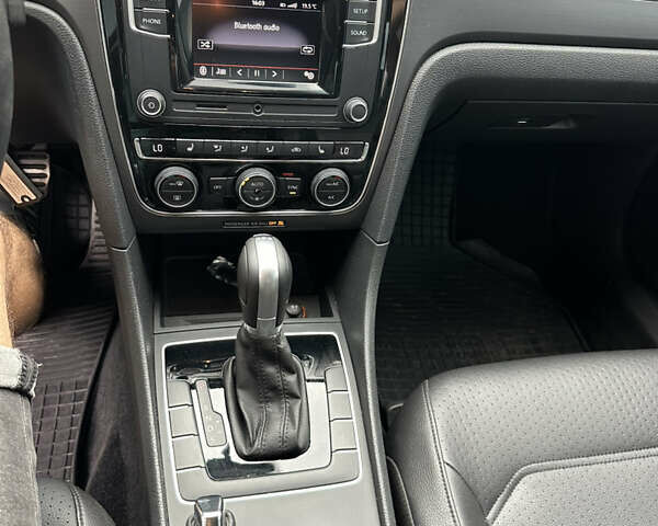 Белый Фольксваген Пассат, объемом двигателя 1.8 л и пробегом 216 тыс. км за 12699 $, фото 21 на Automoto.ua