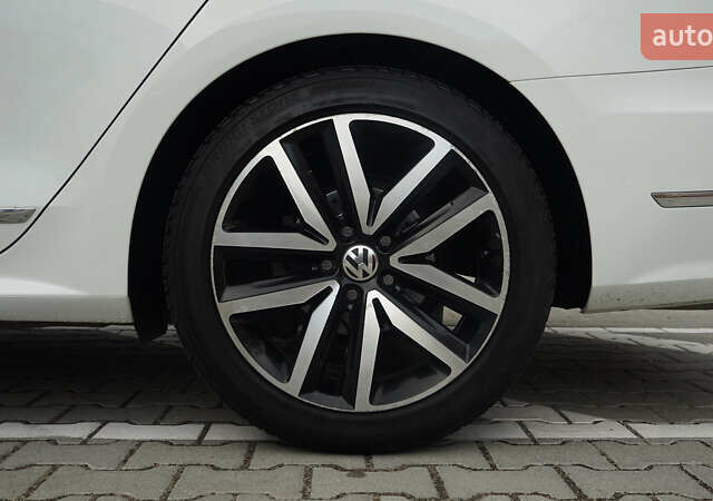 Білий Фольксваген Пассат, об'ємом двигуна 1.8 л та пробігом 204 тис. км за 12000 $, фото 25 на Automoto.ua