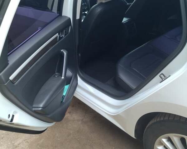 Білий Фольксваген Пассат, об'ємом двигуна 1.8 л та пробігом 165 тис. км за 13800 $, фото 7 на Automoto.ua