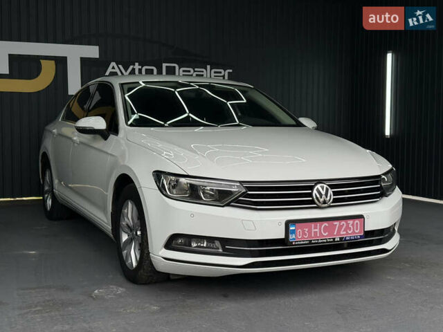 Белый Фольксваген Пассат, объемом двигателя 2 л и пробегом 230 тыс. км за 14900 $, фото 1 на Automoto.ua