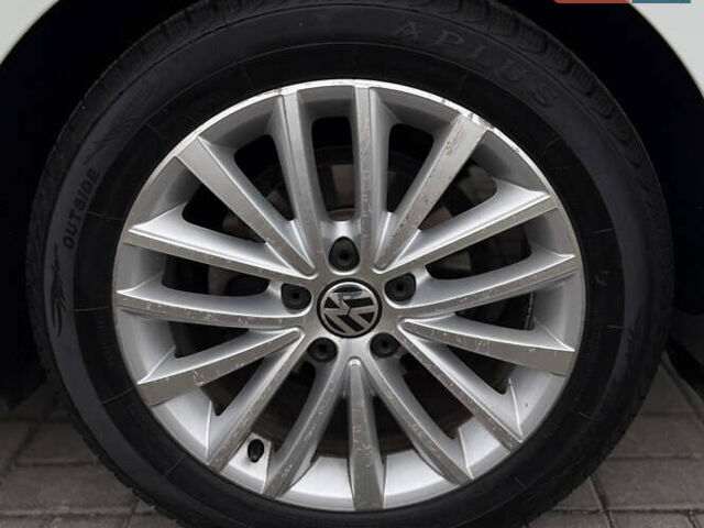 Белый Фольксваген Пассат, объемом двигателя 1.8 л и пробегом 165 тыс. км за 12299 $, фото 27 на Automoto.ua