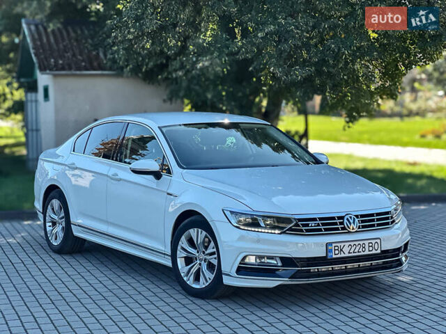 Білий Фольксваген Пассат, об'ємом двигуна 1.97 л та пробігом 211 тис. км за 19500 $, фото 4 на Automoto.ua