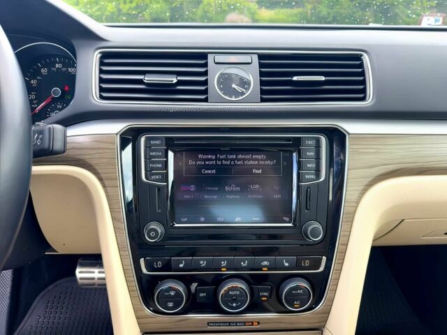 Белый Фольксваген Пассат, объемом двигателя 1.8 л и пробегом 76 тыс. км за 7500 $, фото 10 на Automoto.ua