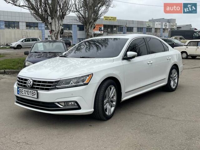 Белый Фольксваген Пассат, объемом двигателя 1.8 л и пробегом 218 тыс. км за 13500 $, фото 1 на Automoto.ua