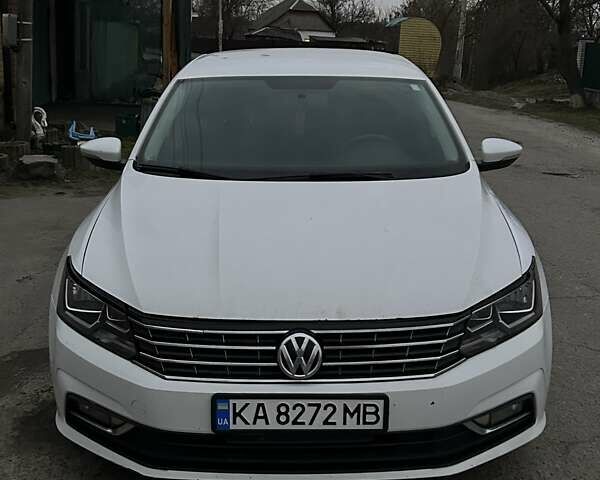 Белый Фольксваген Пассат, объемом двигателя 1.8 л и пробегом 249 тыс. км за 10200 $, фото 6 на Automoto.ua