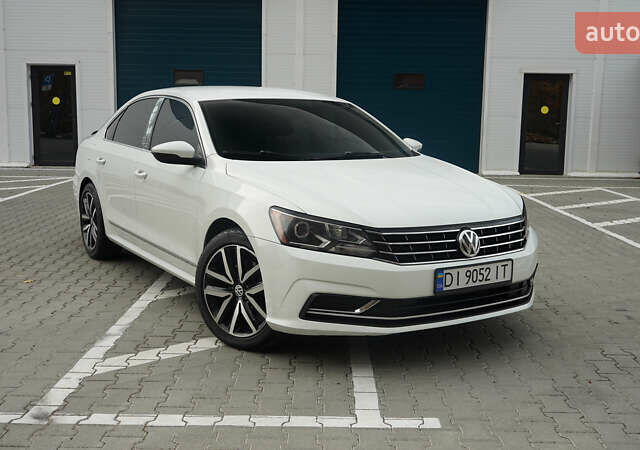 Білий Фольксваген Пассат, об'ємом двигуна 1.8 л та пробігом 204 тис. км за 12000 $, фото 7 на Automoto.ua