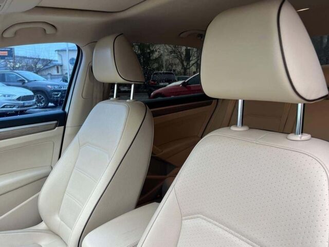 Білий Фольксваген Пассат, об'ємом двигуна 1.8 л та пробігом 119 тис. км за 14000 $, фото 9 на Automoto.ua