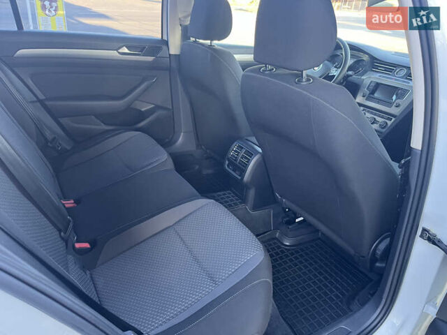 Белый Фольксваген Пассат, объемом двигателя 2 л и пробегом 192 тыс. км за 14200 $, фото 16 на Automoto.ua